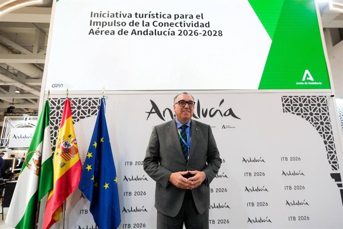 El consejero de Turismo y Andalucía Exterior, Arturo Bernal, ha presentado la Iniciativa Turística para el Impulso de la Conectividad Aérea de Andalucía 2026-2028 en la ITB de Berlín, en Alemania.