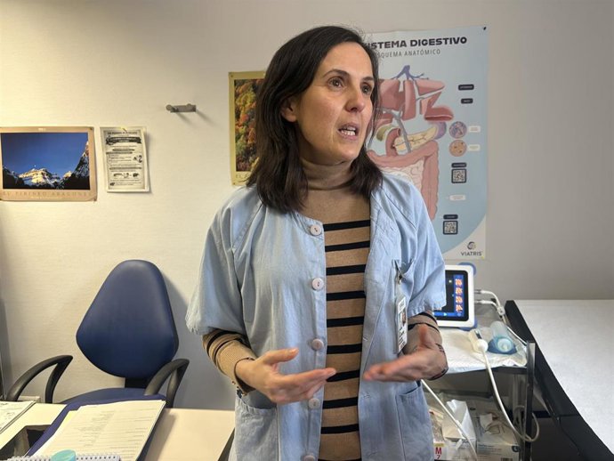 La doctora Vanesa Bernal, del Servicio de Digestivo del Hospital Miguel Servet.