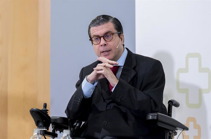 El presidente de la Federación de Asociaciones de Personas con Discapcidad Física y Orgánica (FAMMA), Javier Font, durante el encuentro informativo Bidafarma ‘La farmacia madrileña ante los nuevos retos de la sociedad’, en el Hotel Hyatt Regency Hesperia,