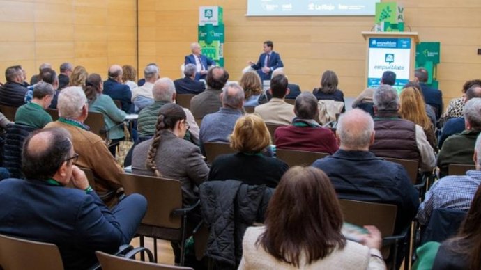 Imagen de la intervención del consejero Osés en el evento 'Empuéblate La Rioja'