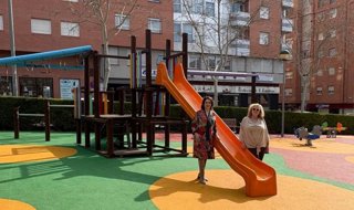 La alcaldesa de Teruel, Emma Buj, y la concejala de Parques y Jardines, María Pilar Sánchez.