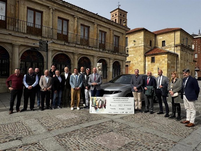 El Ayuntamiento de León ha presentado este miércoles la XVI Media Maratón León Bernesga Motor.