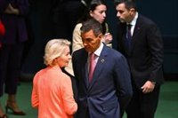 Sánchez agradece las llamadas de apoyo de Von der Leyen, Costa y Macron tras la amenaza de embargo de Trump