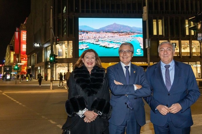 La campaña de Turismo Costa del Sol en la capital alemana, que cuenta con soportes publicitarios en lugares emblemáticos de la ciudad, pretende alcanzar más de 7,2 millones de impactos.