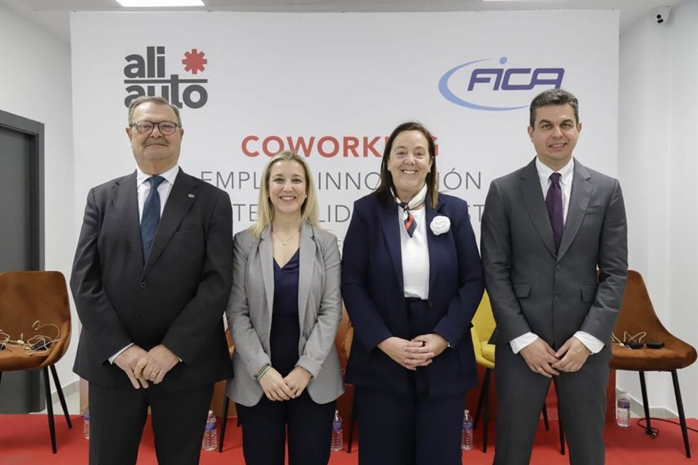 La alcaldesa de Alcalá de Guadaíra (Sevilla), Ana Isabel Jiménez, en la jornada de Coworking organizada por la empresa Aliauto en colaboración con FICA