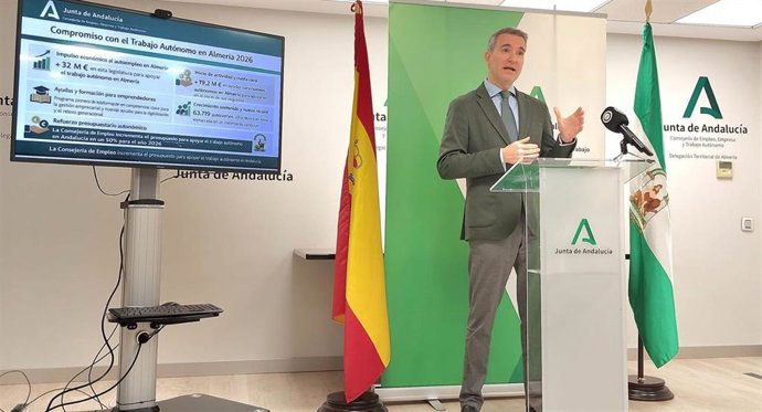 El delegado territorial de Empleo en Almería, Amós García.