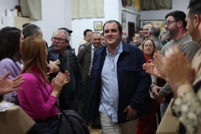 L'artista faller Paco Torres