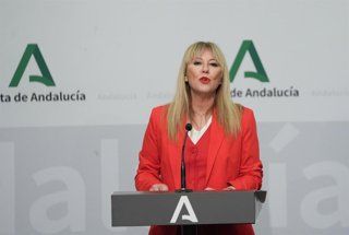 La consejera de Economía, Hacienda, Fondos Europeos y Diálogo Social y portavoz del Gobierno andaluz, Carolina España, en la rueda de prensa posterior al Consejo de Gobierno.