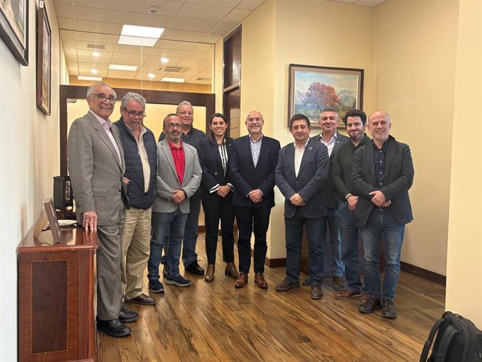 El presidente del Fondo Extremeño Local de Cooperación al Desarrollo (Felcode) y de la Diputación de Cáceres, Miguel Ángel Morales, continúa su misión institucional en Bolivia