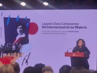 La Caja de las Letras recibe el legado de Campoamor, Kent y Fortún, entre ellas un diario de sesiones del Congreso.