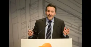 Imaz (Repsol) afirma que el problema de la contaminación no es la combustión sino los coches viejos