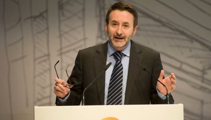 Imaz (Repsol) afirma que el problema de la contaminación no es la combustión sino los coches viejos