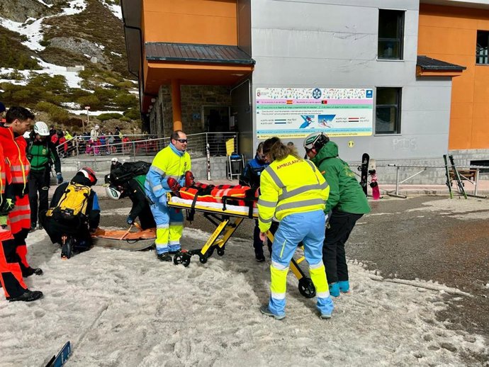 La Estación Invernal y de Montaña de San Isidro (León) ha acogido este miércoles un simulacro para evaluar la seguridad y la capacidad de respuesta de los servicios de emergencia.