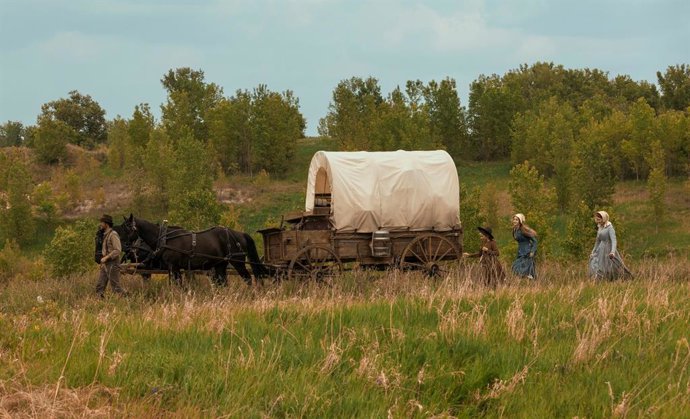Netflix fija el estreno del remake de La casa de la pradera y renueva la serie por una segunda temporada
