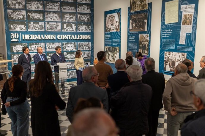 Inauguración de la exposición '50 años de las cuadrillas de hermanos costaleros en Huelva' en la Sala El Comercial de la Fundación Cajasol.