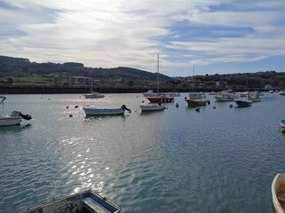 Cielos con nubes en la costa vasca