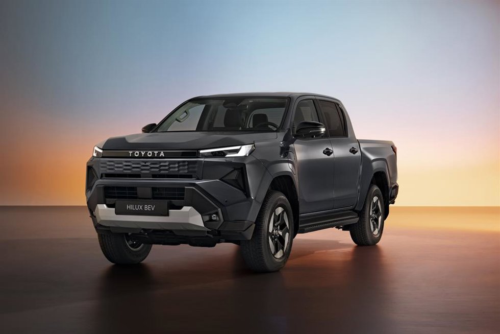 Archivo - Toyota Hilux 100% eléctrica