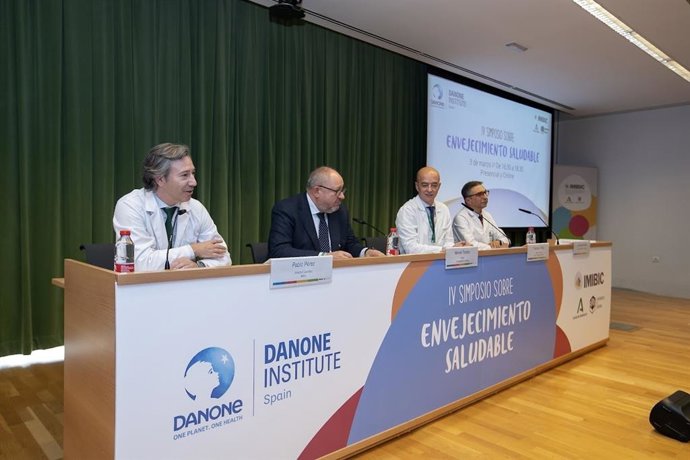 Inuguración del IV Simposio sobre Envejecimiento Saludable, bajo el título 'Nutrición y fragilidad: ¿una relación que no acaba nunca?'.