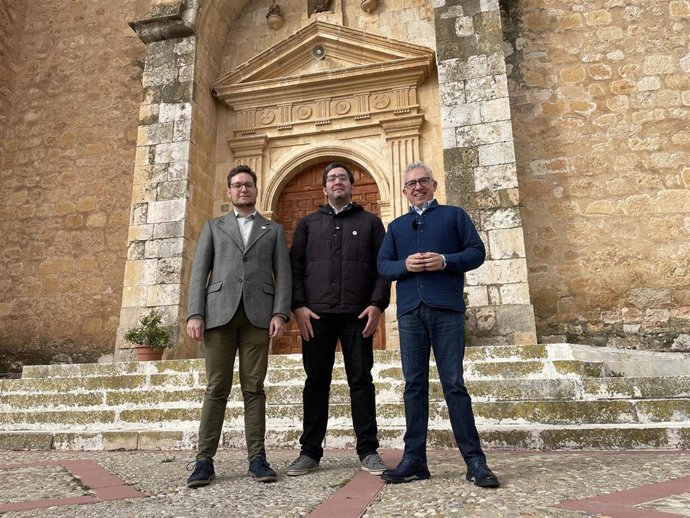 De izda a dcha, Antonio Linaje, Álvaro Eguiluz y Ángel Ceña en Langa de Duero (Soria).