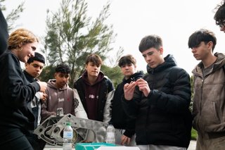 Alumnos participan en la última jornad STEAM, organizada en el Fòrum