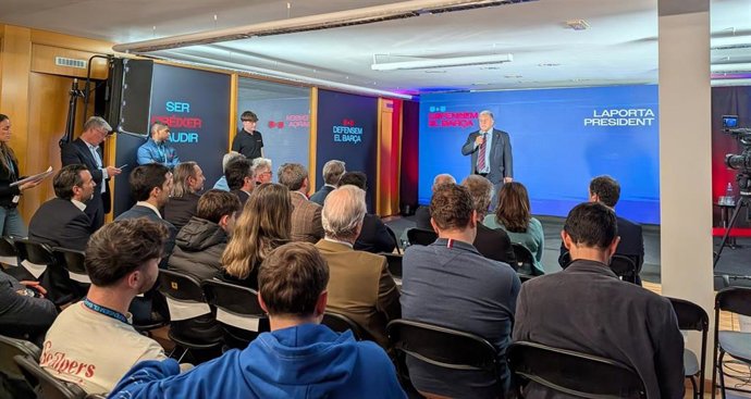 Acto de precampaña del expresidente y candidato Joan Laporta en su sede electoral