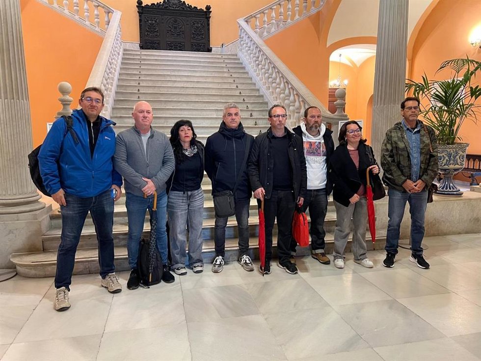 Encierro de los sindicatos del comité de empresa del Ayuntamiento de Sevilla en la Casa Consistorial.