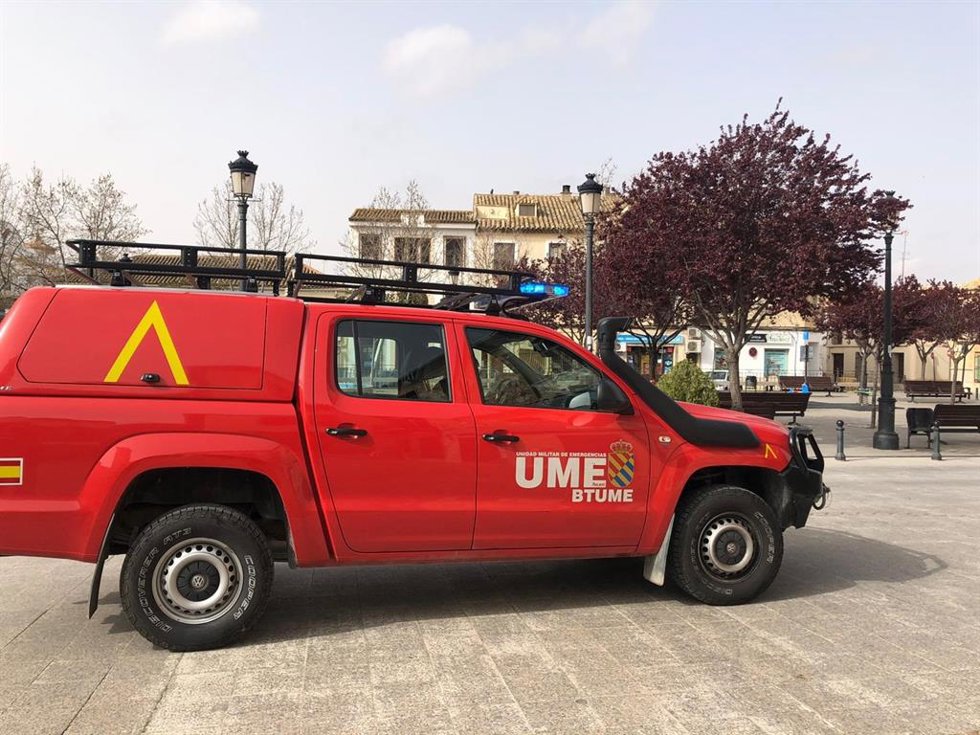 Archivo - Vehículo de la UME.