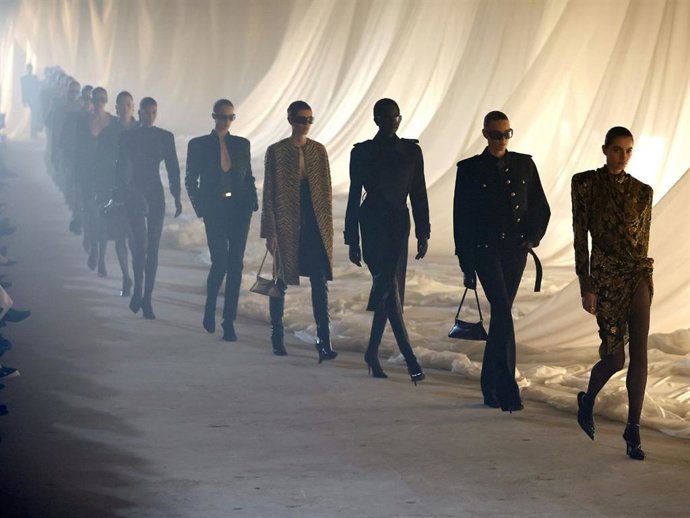 Desfile de la colección Otoño-Invierno 2026/27 de Balmain en la Fashion Week de París