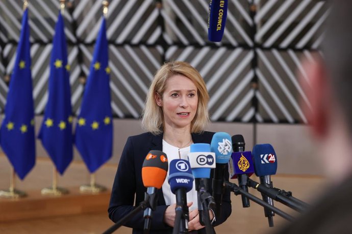 HANDOUT - 23 February 2026, Belgium, Brussels: European Union foreign policy chief Kaja Kallas speaks to media as she arrives for the EU Foreign Ministers meeting at the European Council building in Brussels. Photo: Francois Lenoir/EU Council/dpa - ATTENT