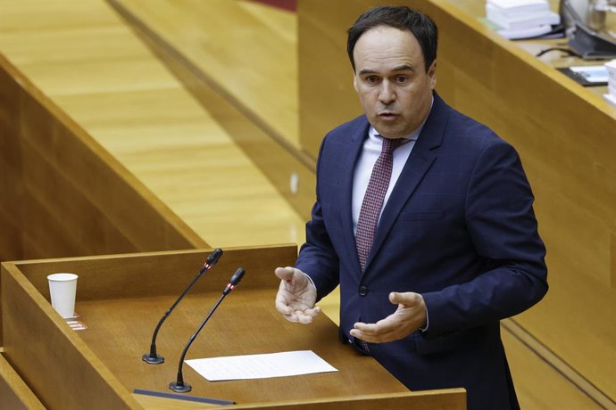 El 'president' de la Generalitat, Juanfran Pérez Llorca, en la sesión de control de este jueves en Les Corts