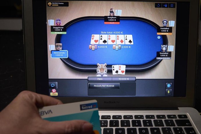 Archivo - Una página web de juego 'online', a 16 de marzo de 2025, en Madrid (España). El Ministerio de Derechos Sociales, Consumo y Agenda 2030 registró en 2024 casi un total de 7.712 denuncias de personas que aseguraron ser víctimas de suplantación de i