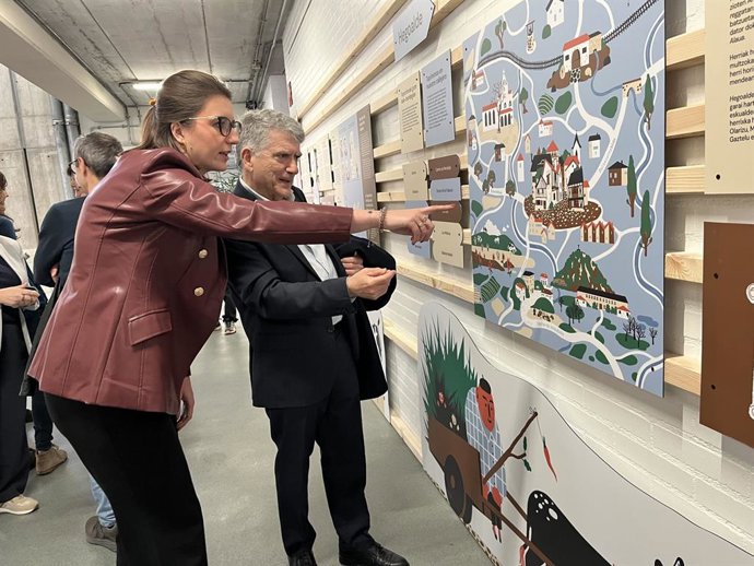 'Gasteizko Toponimia. Gure Leku-Izenak' Erakusketa Ireki Dute Gasteizko Hegoalde Gizarte Etxean