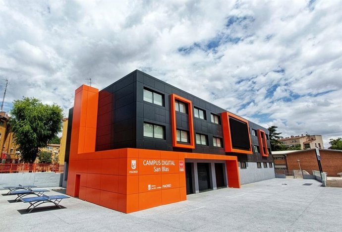 Archivo - San Blas-Canillejas albergará la Escuela Municipal de Talento Digital, por la que pasarán unos 750 alumnos al año