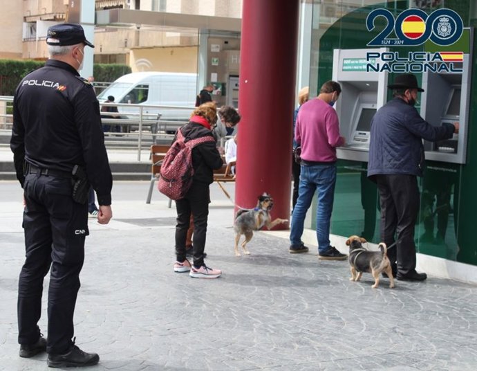 Vigilancia en cajeros.