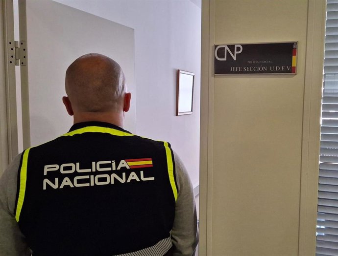 Detenido en Laguna por amenazar a su padre con una pistola para que abriera la caja fuerte y robarle 30.000 euros