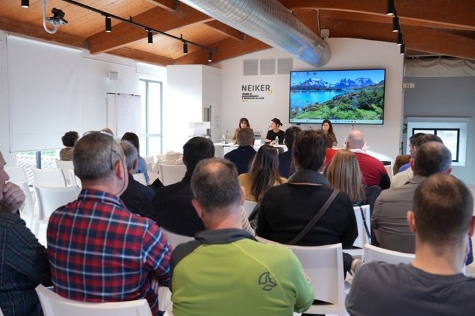 Jaurlaritzak Patataren Plana aurkeztu dio sektoreari Arkautin egindako jardunaldian