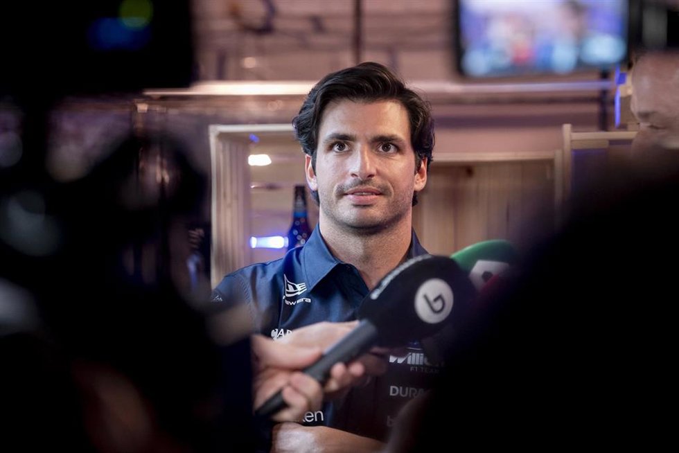 El piloto español de F1 Carlos Sainz, en un evento de Estrella Galicia 0,0 en Madrid.
