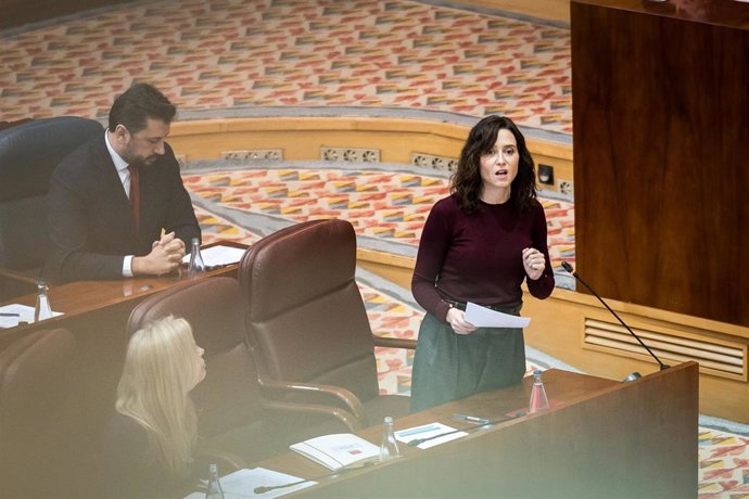La presidenta de la Comunidad de Madrid, Isabel Díaz Ayuso, interviene durante un pleno en la Asamblea de Madrid, a 5 de marzo de 2026, en Madrid (España).