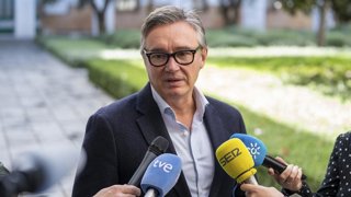 Archivo - El portavoz de Vox en Andalucía, Manuel Gavira, este viernes en Sevilla en declaraciones a los medios.