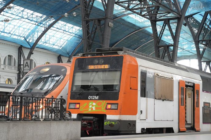 Archivo - Trens de Rodalies a l'estació de França