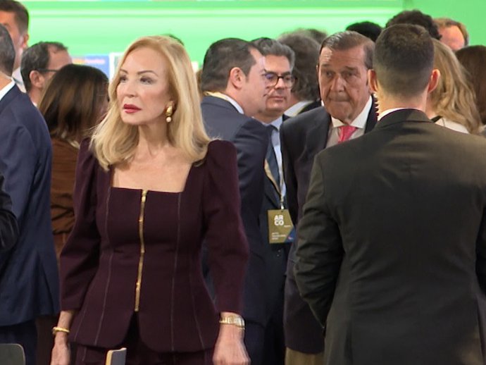 Carmen Lomana y su novio, Antonio Gutiérrez, en ARCO