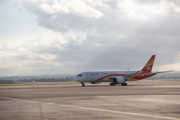 Archivo - Una aeronave de la compañía Hainan Airlines en el aeropuerto de Ben Gurion, en Israel.