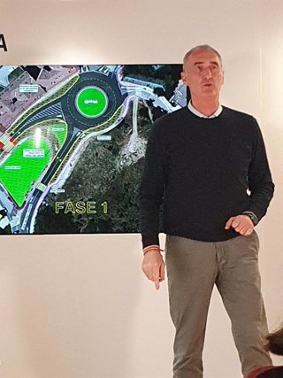 El alcalde Mazarías muestra las inminentes obras de la glorieta Melitón Martín.
