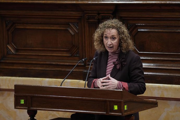 Archivo - La portavoz de Esquerra Republicana de Catalunya (ERC) en el Parlament, Ester Capella, durante una sesión de control, en el Parlament de Catalunya, a 28 de enero de 2026, en Barcelona, Catalunya (España). Dalmau, en funciones de presidente, comp