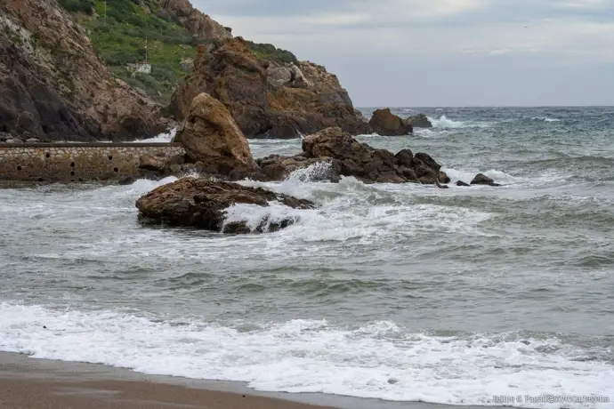 Olas en Cala Cortina