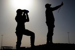 Archivo - Imagen de archivo de militares estadounidenses en la base de Al Udeid, en Qatar.