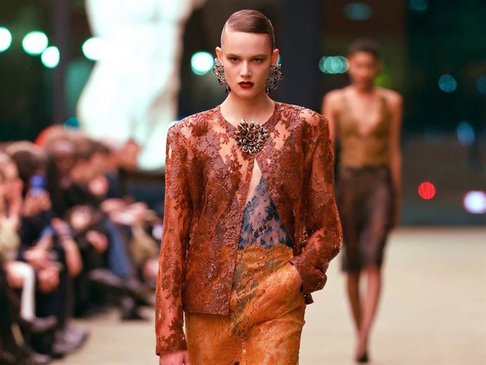 Desfile Yves Saint Laurent Otoño-Invierno 2026