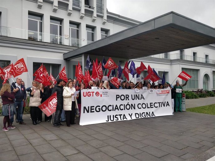 Concentración de los trabajadores de Santa Clotilde