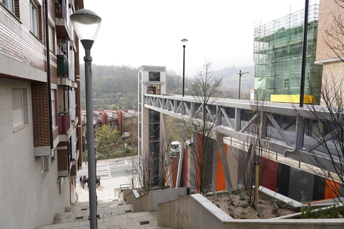 Boluetako San Joakim kaleko igogailu publikoa abian da Bilbon