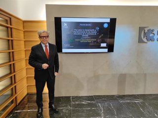 El presidente de la Diputación de Córdoba, Salvador Fuentes, presenta el Plan para la Conservación y Mantenimiento de los Centros Educativos de la Provincia.
